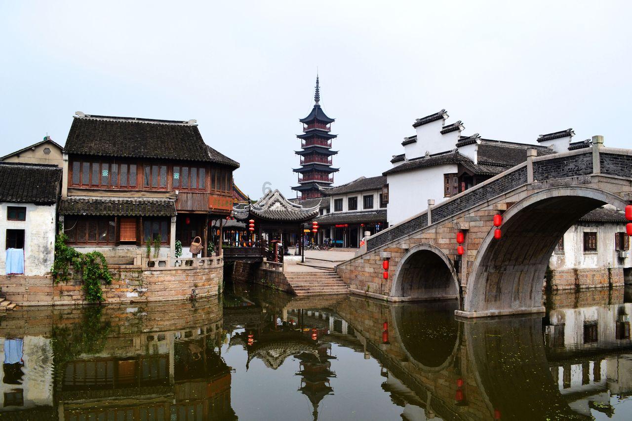 上海市政协委员、易居企业集团CEO丁祖昱:建议上海试点刚需楼盘先交房再办按揭